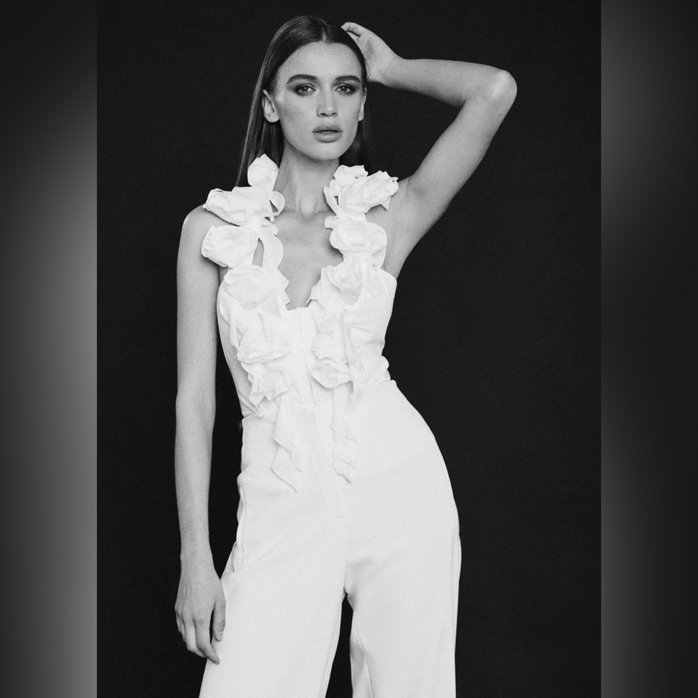 Anne Fontaine Fahela Blouse White Sleeveless Halter Style Shirt With V-Neckline